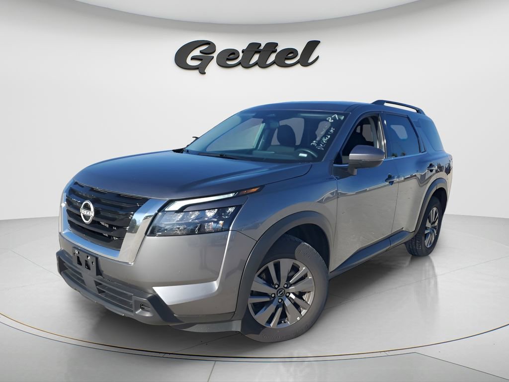 Used 2025 Nissan Pathfinder SV image 1