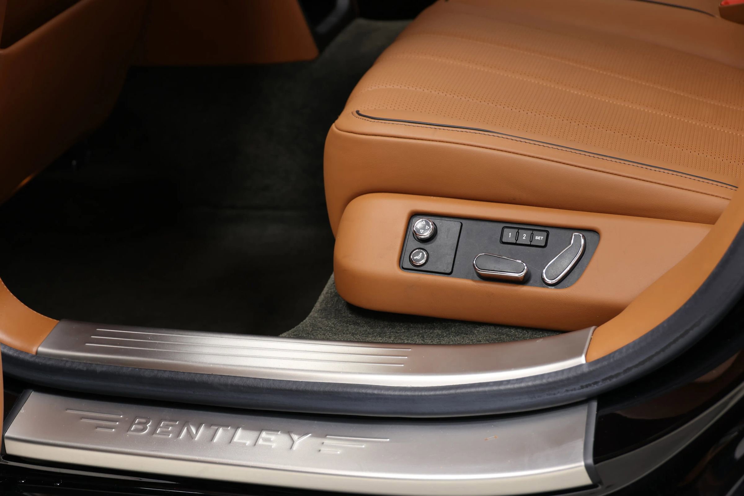 Used 2015 Bentley Flying Spur V8 AWD/4WD image 39
