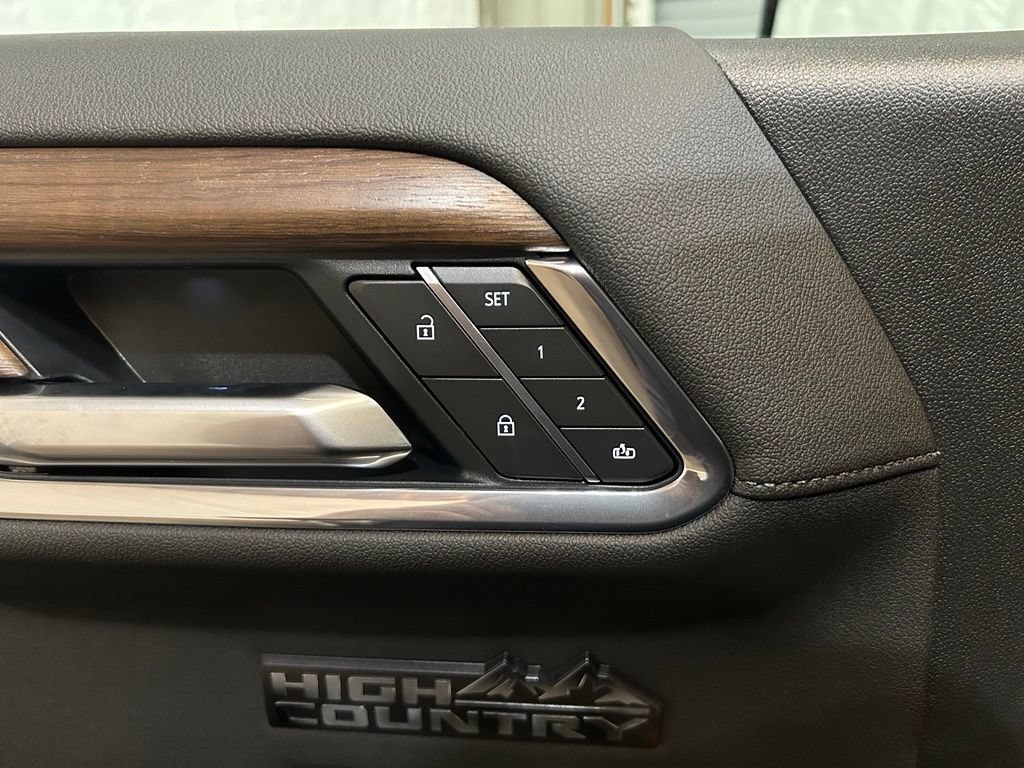 New 2026 Chevrolet Silverado 1500 High Country w/ High Country Premium Package AWD/4WD image 10