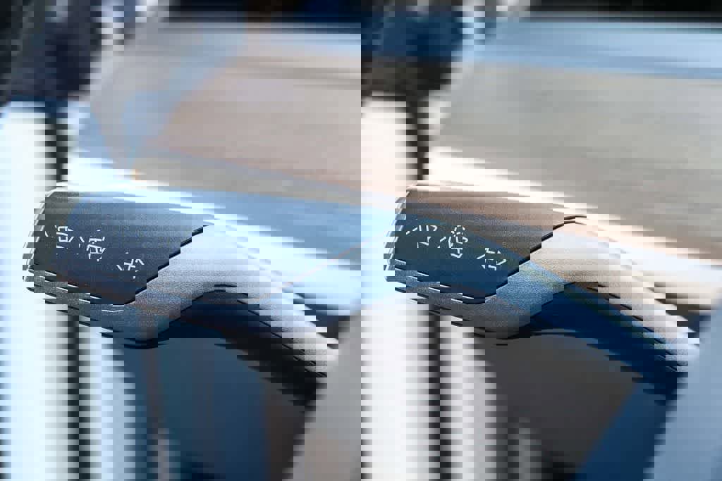 Used 2024 Tesla Model Y 2WD image 19