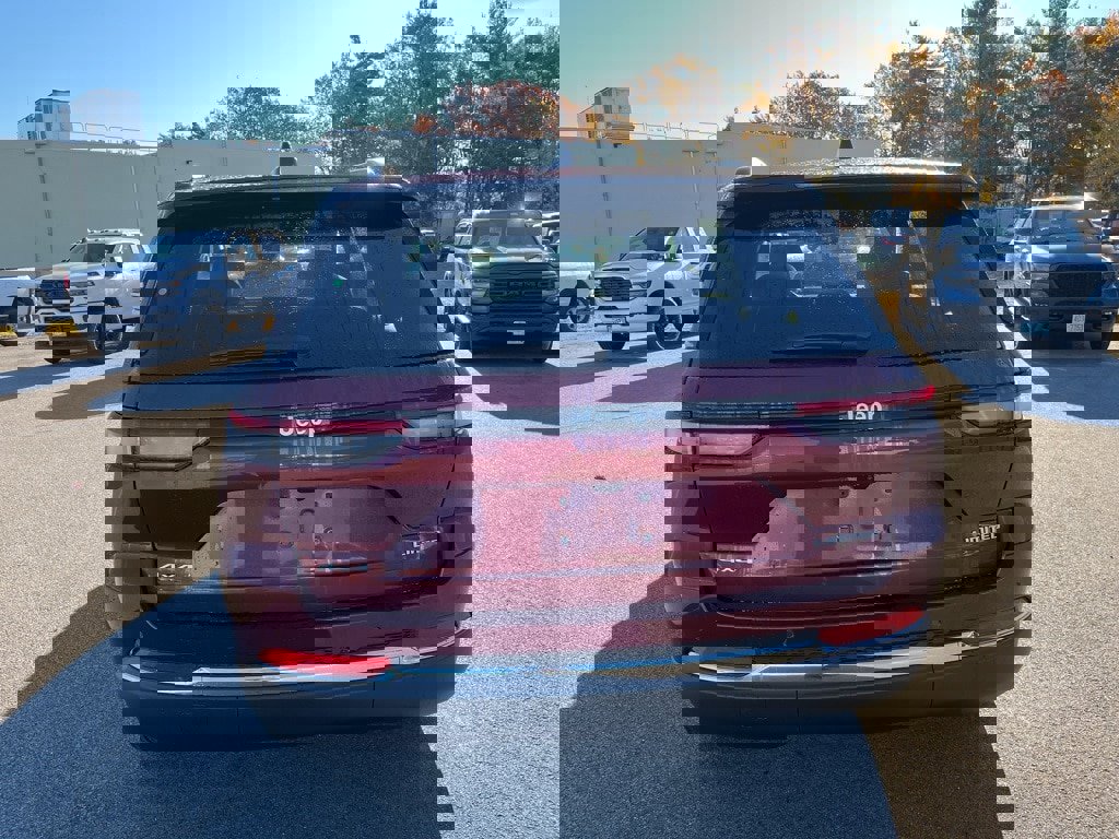 New 2025 Jeep Grand Cherokee Limited image 6