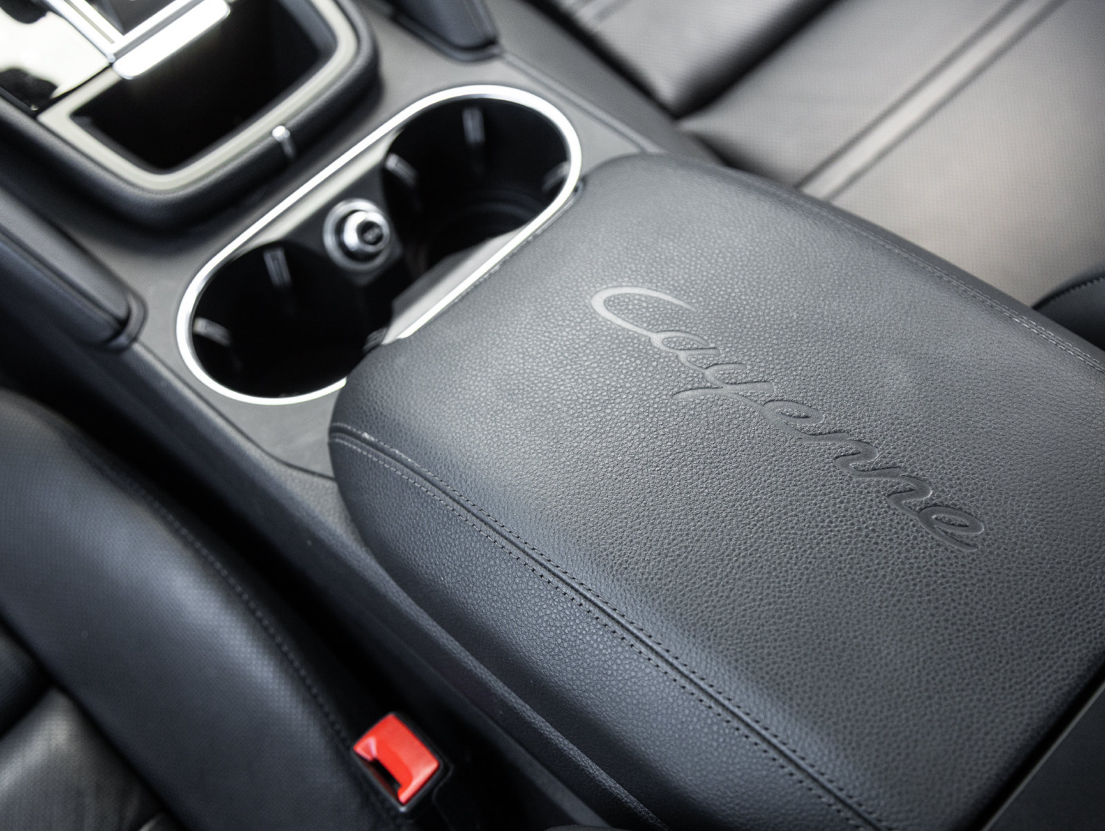Certified 2023 Porsche Cayenne Platinum Edition AWD/4WD image 30