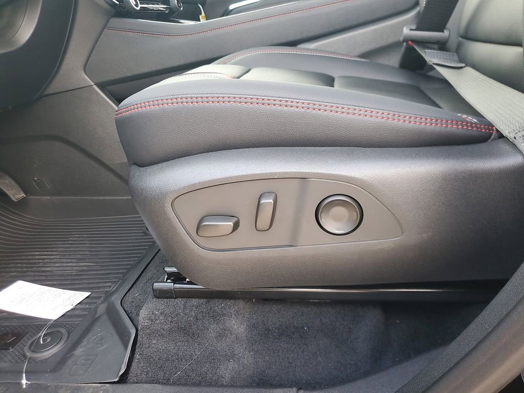 New 2026 Chevrolet Traverse RS w/ LPO, Floor Liner Package image 18