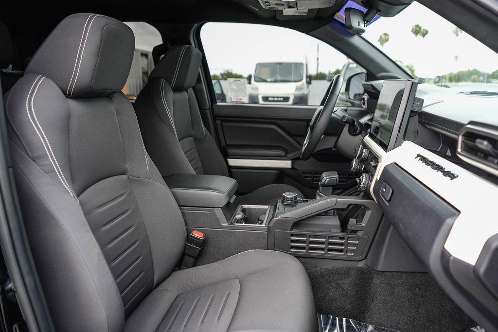 Used 2024 Toyota Tacoma TRD Sport w/ TRD Sport Upgrade Package AWD/4WD image 18