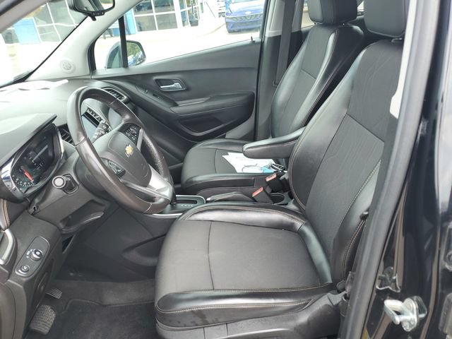 Used 2020 Chevrolet Trax LT w/ LT Convenience Package FWD image 17