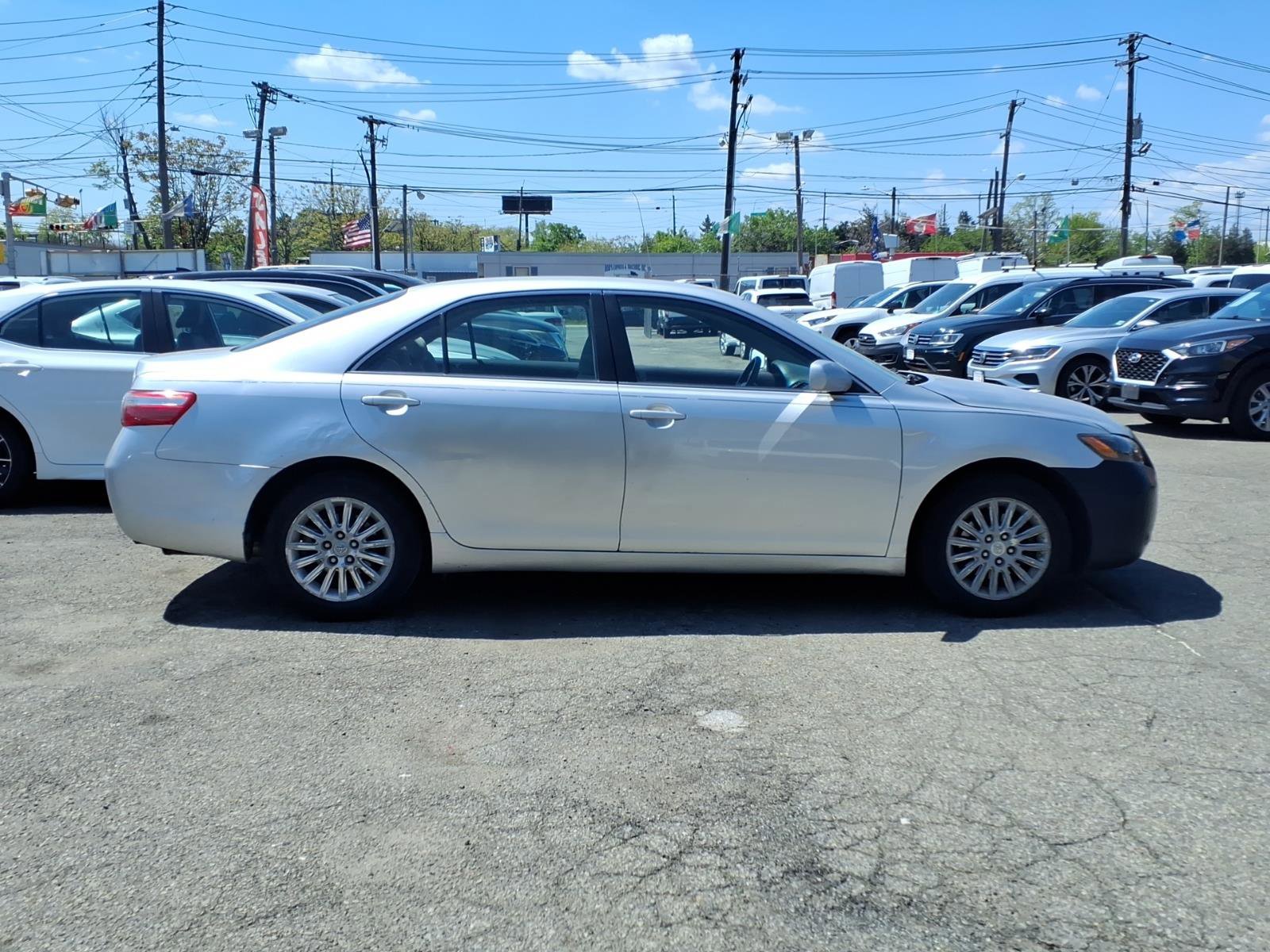 Used 2009 Toyota Camry LE FWD image 7