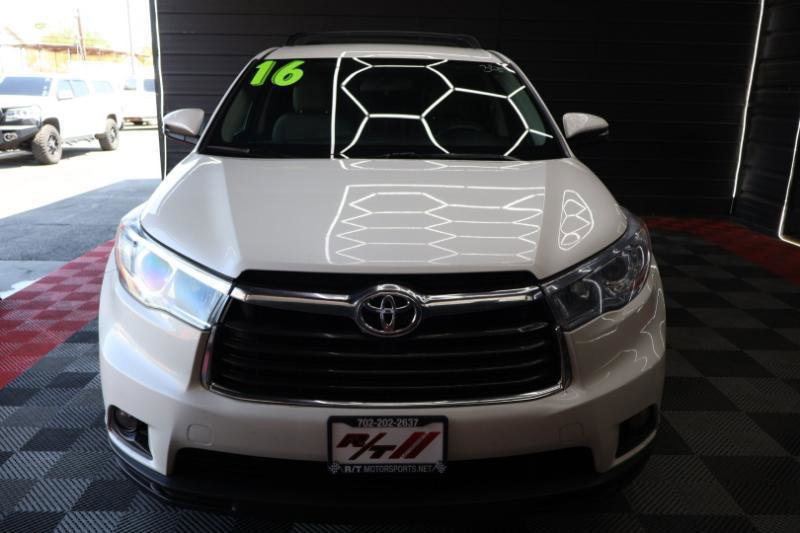 Used 2016 Toyota Highlander Plus AWD/4WD image 2
