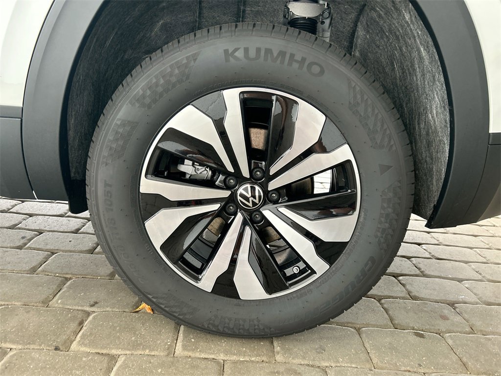 New 2026 Volkswagen Atlas Cross Sport SE image 46