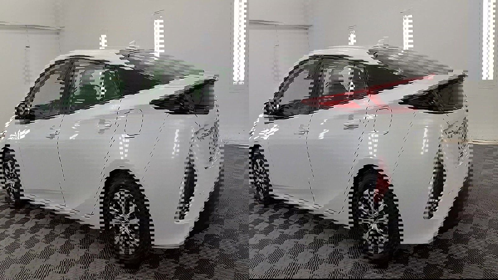Certified 2022 Toyota Prius Prime Limited image 2