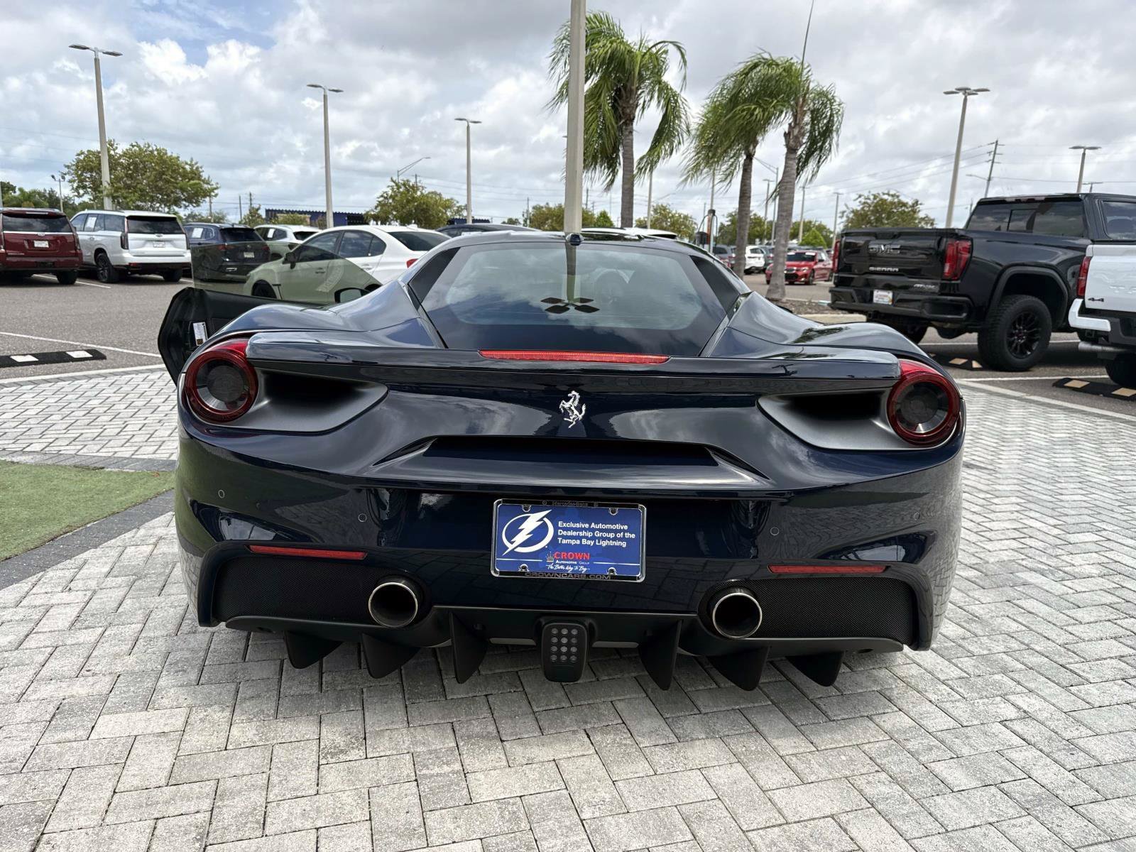 Used 2017 Ferrari 488 GTB RWD image 9