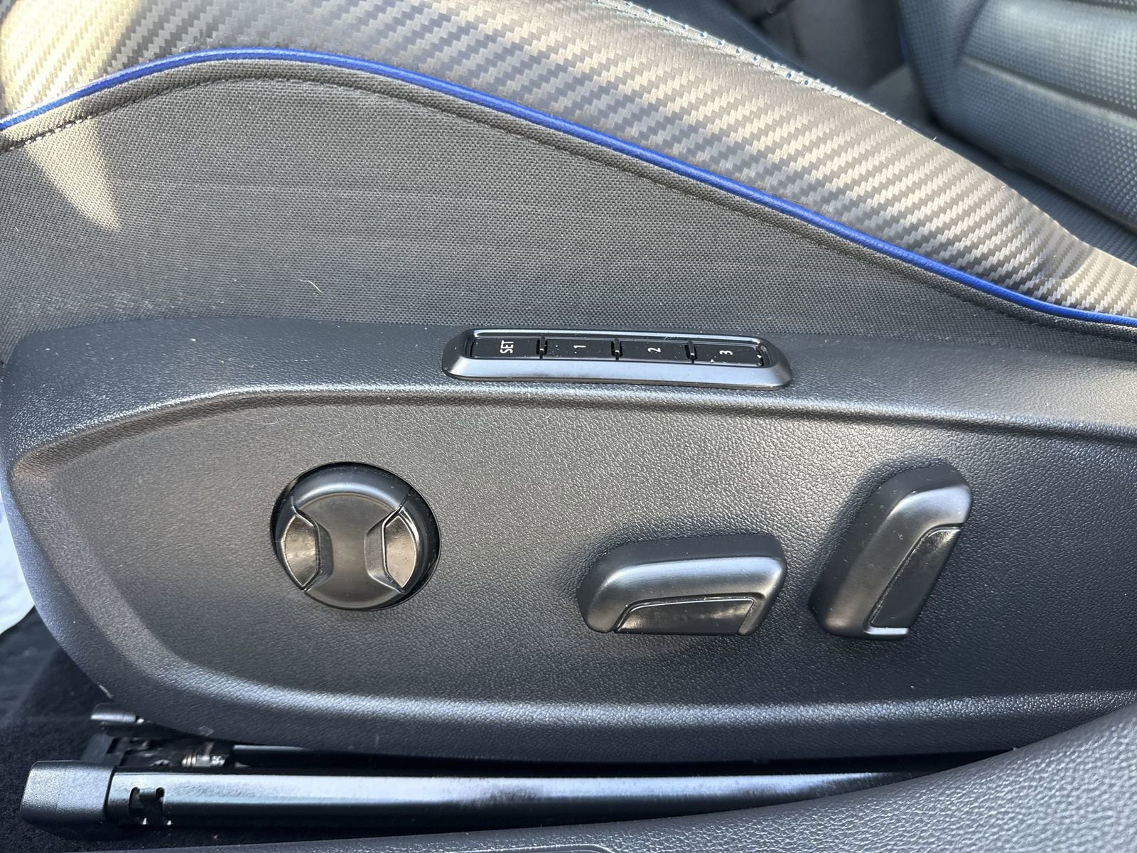 Used 2023 Volkswagen Golf R 2.0T image 13