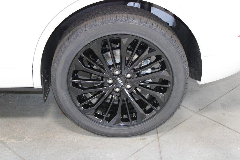 New 2026 Lincoln Corsair Premiere image 17