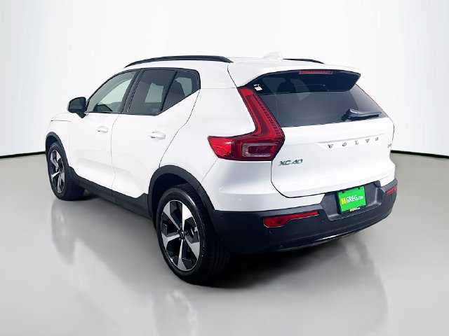 Used 2026 Volvo XC40 B5 Plus AWD/4WD image 7