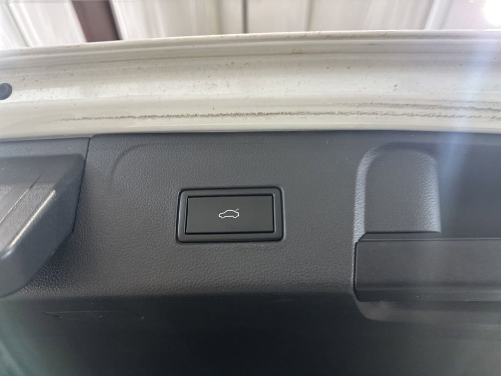 Used 2021 Volkswagen Atlas SEL Premium AWD/4WD image 18