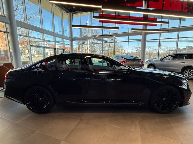 New 2026 BMW M5 w/ Executive Package AWD/4WD image 4