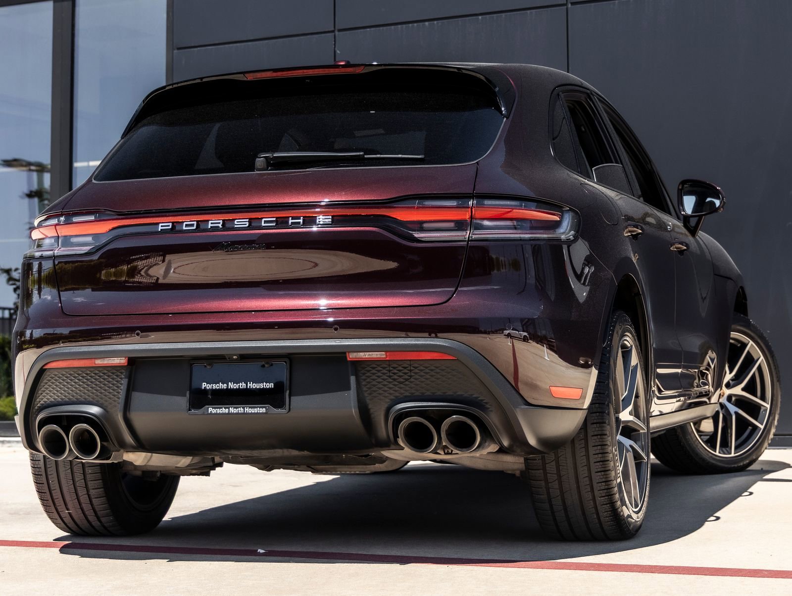 Certified 2023 Porsche Macan image 11