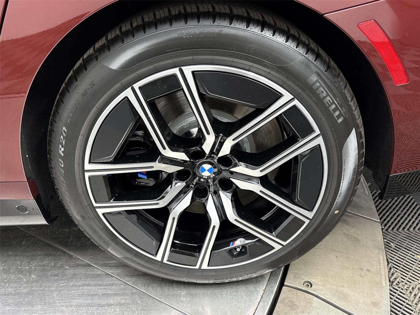 New 2026 BMW 760i xDrive w/ Executive Package image 27