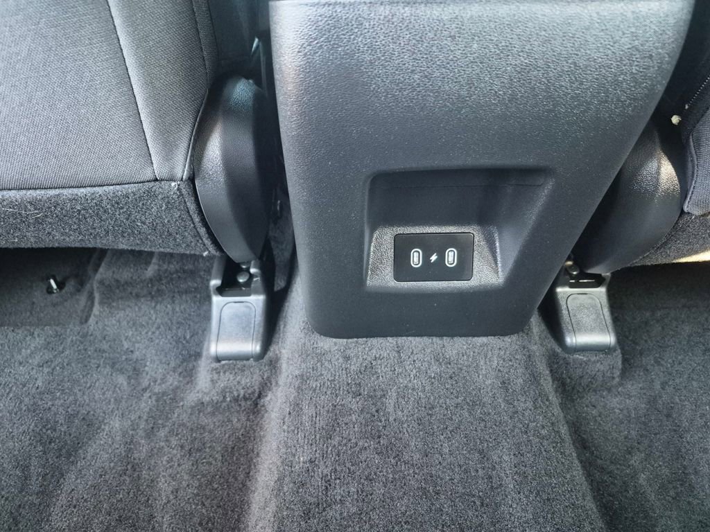 Used 2025 Hyundai Tucson SE image 25