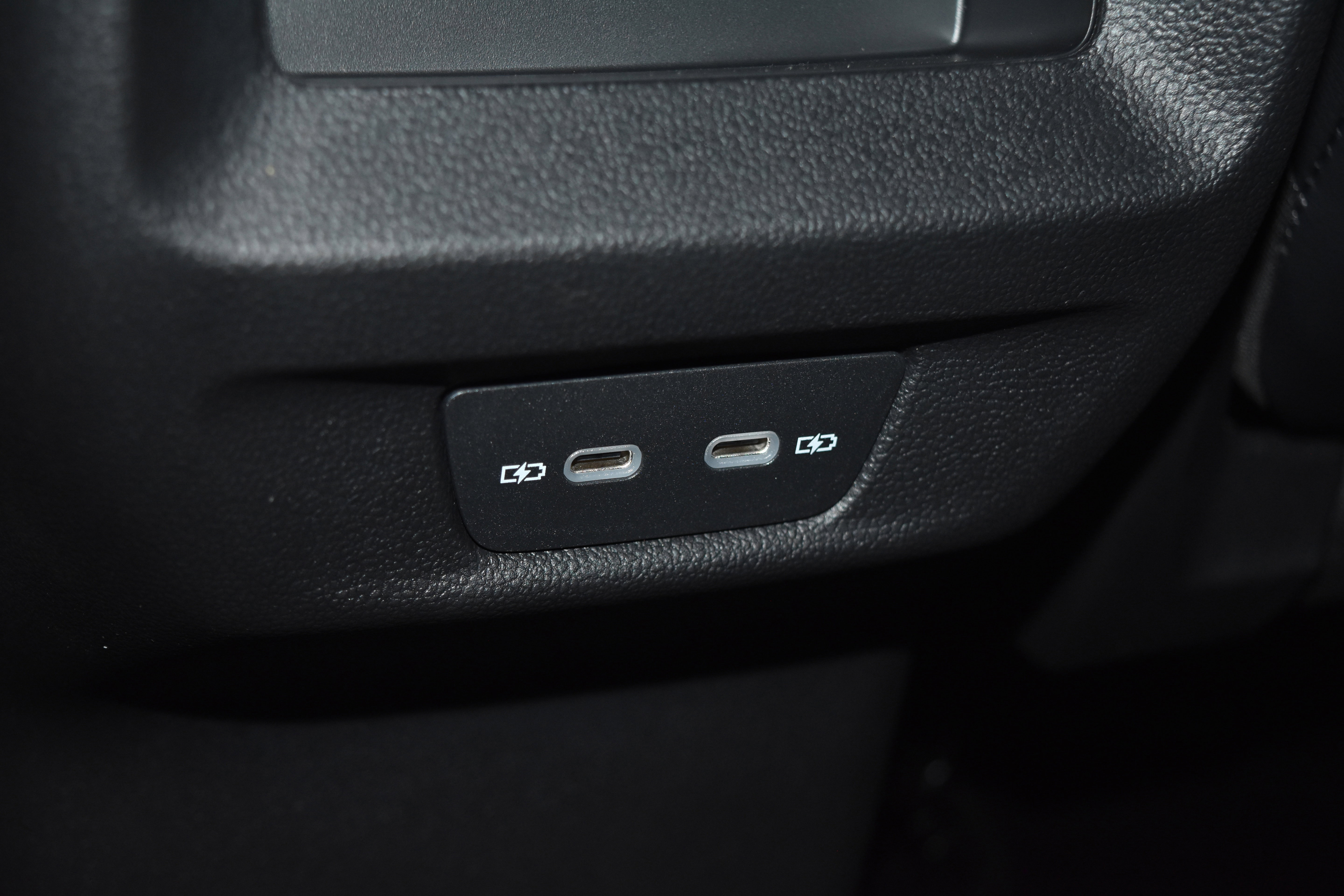 New 2026 Volkswagen Tiguan SE R-Line image 17