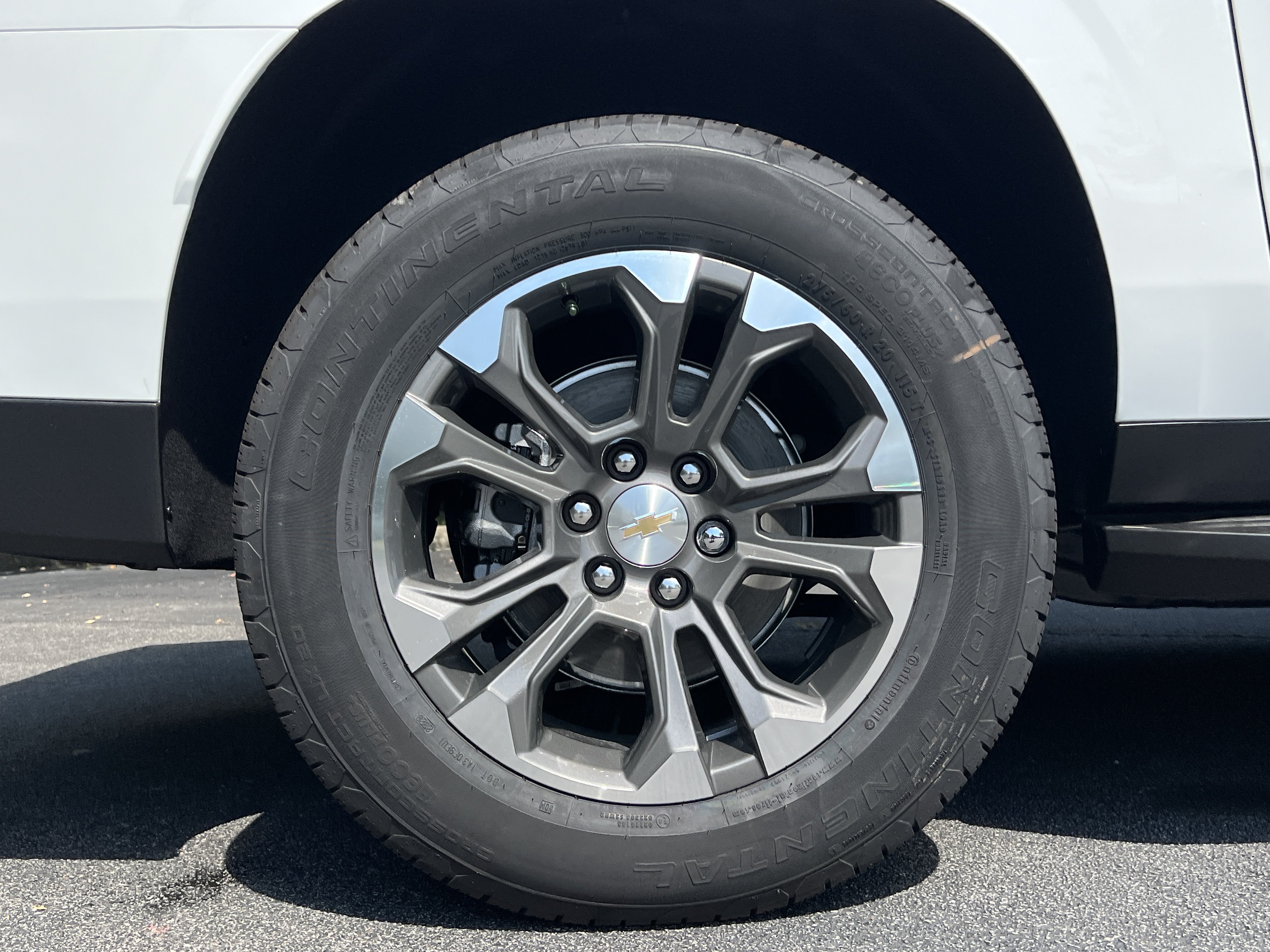New 2026 Chevrolet Suburban LS w/ LPO, Get Active Package AWD/4WD image 37