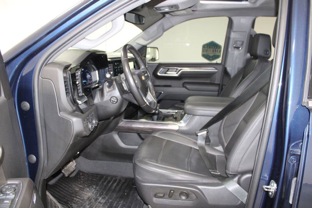 Used 2023 Chevrolet Silverado 1500 LTZ w/ LTZ Premium Package image 24