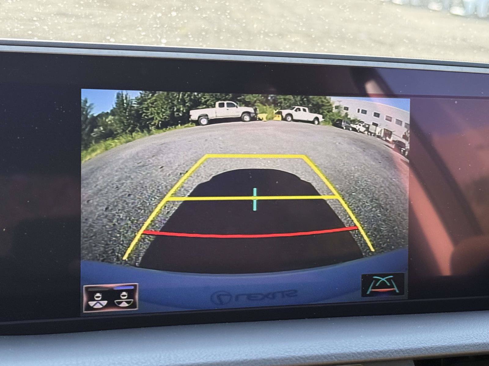 Used 2019 Lexus ES 300h w/ Premium Package FWD image 11