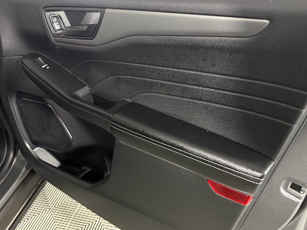 Used 2024 Ford Escape Active image 32