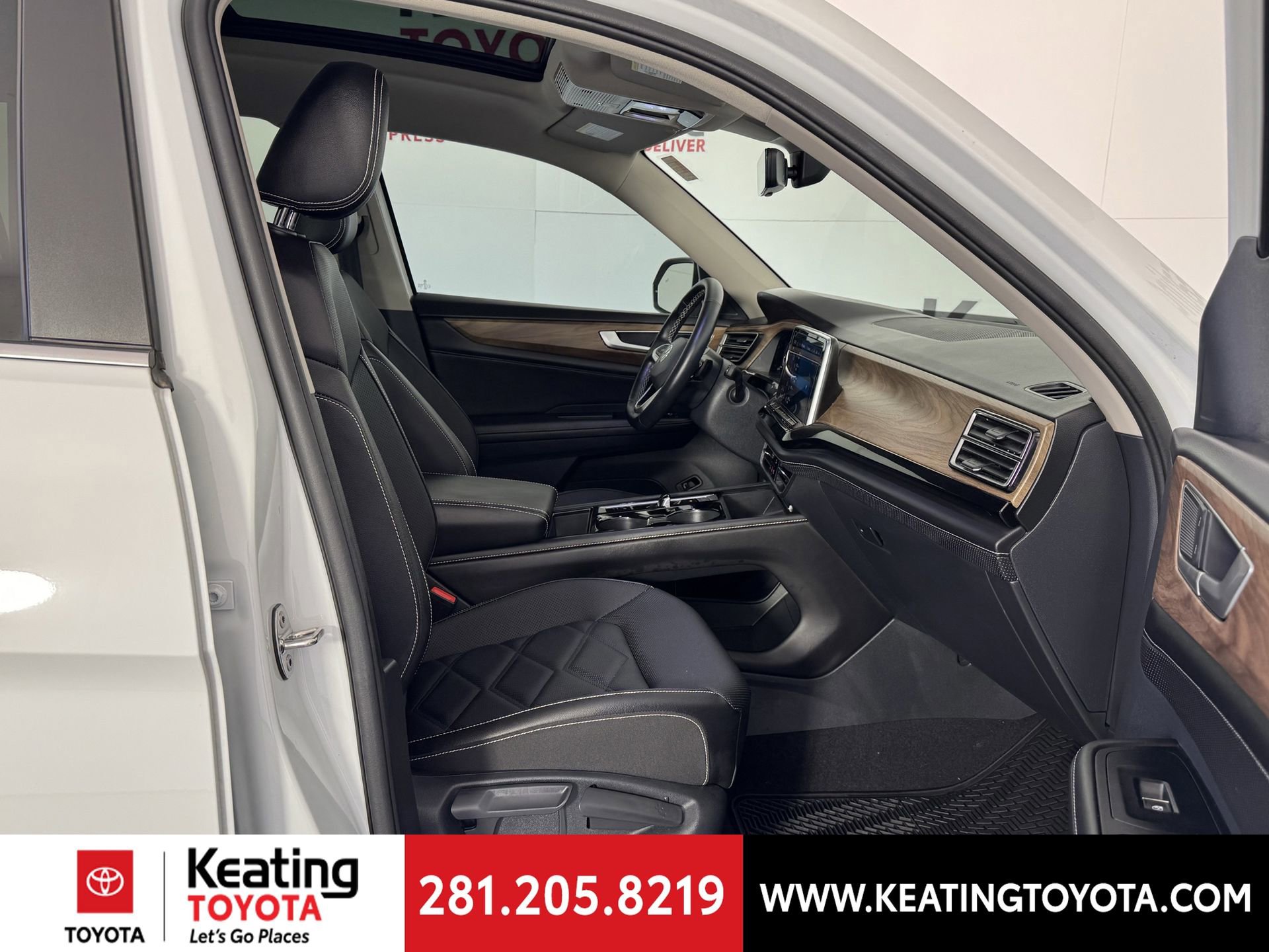 Used 2025 Volkswagen Atlas SE image 21