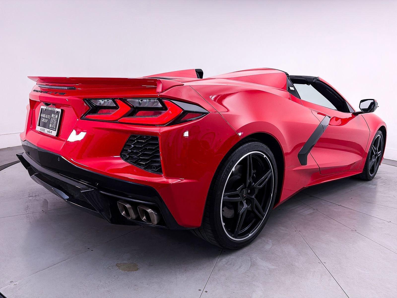 Used 2024 Chevrolet Corvette Stingray Preferred Conv w/ 2LT RWD image 17