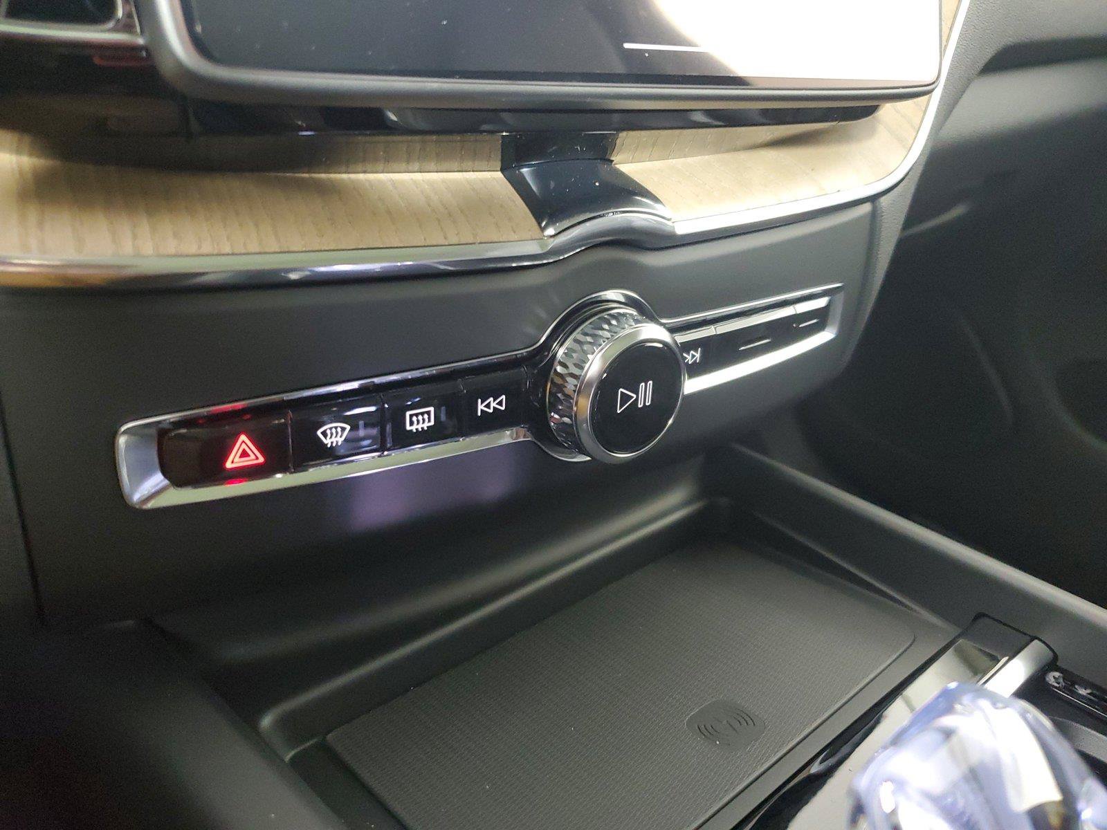New 2027 Volvo XC60 B5 Ultra AWD/4WD image 30
