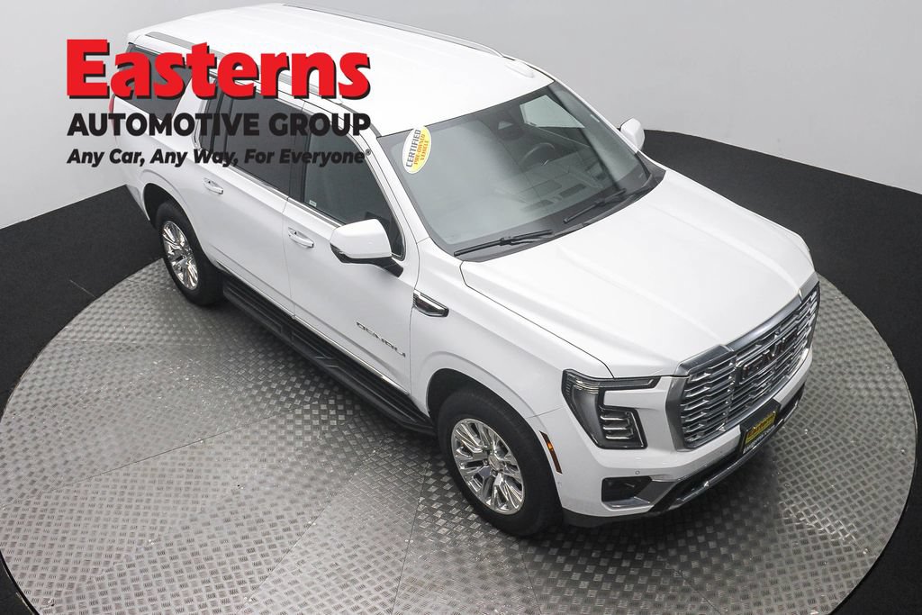 Used 2025 GMC Yukon XL Denali AWD/4WD image 3