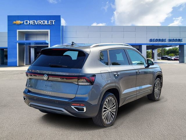Used 2025 Volkswagen Taos SE FWD image 4
