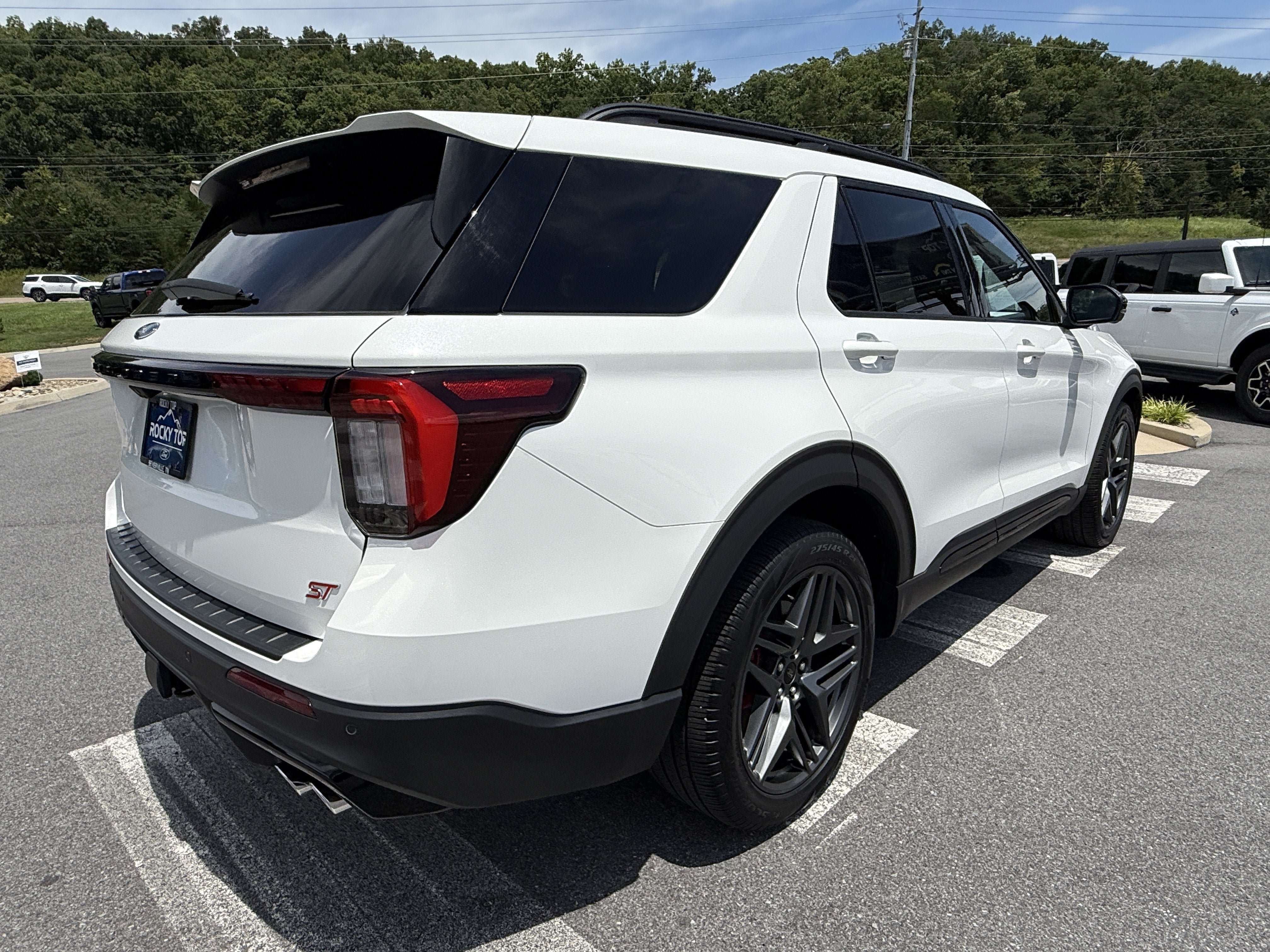 Used 2025 Ford Explorer ST AWD/4WD image 5