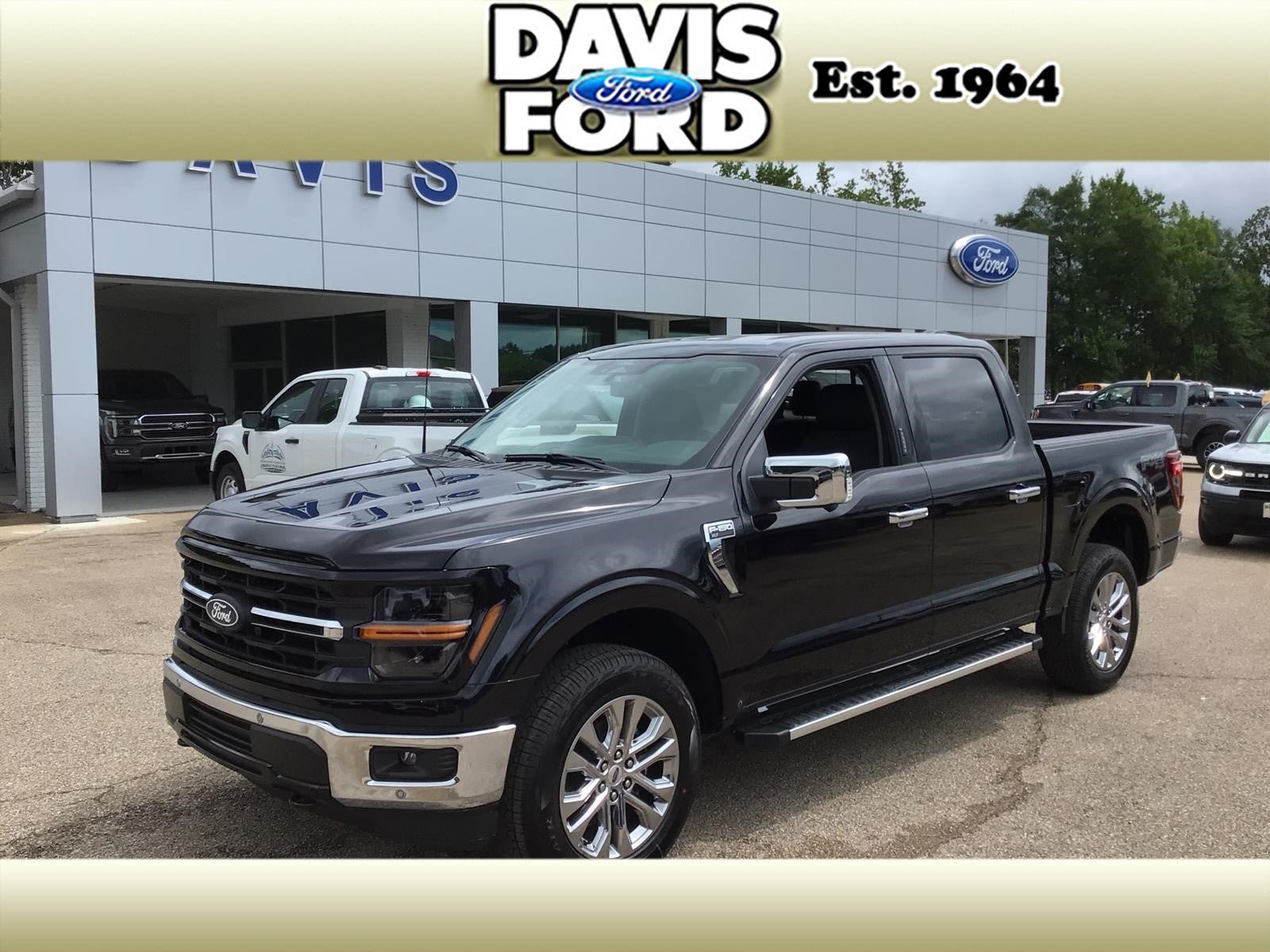New 2026 Ford F150 XLT w/ Equipment Group 302A MID