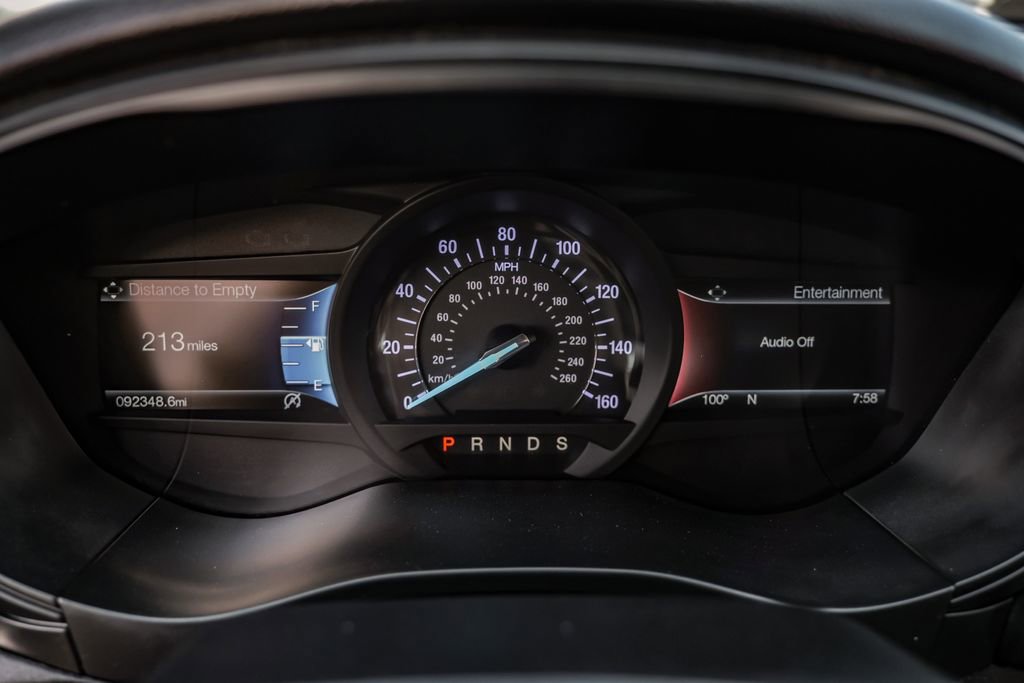 Used 2018 Ford Fusion SE w/ Fusion SE Technology Package image 17