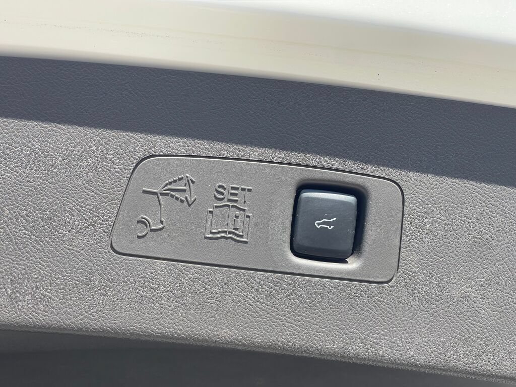Used 2021 Lincoln Corsair AWD image 24