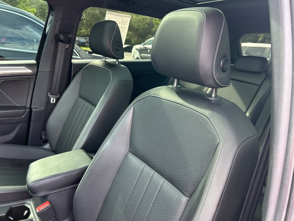 Certified 2023 Volkswagen Tiguan SE R-Line FWD image 21
