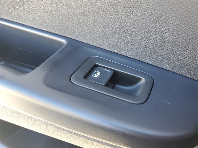 Used 2025 Volkswagen Taos SE image 14