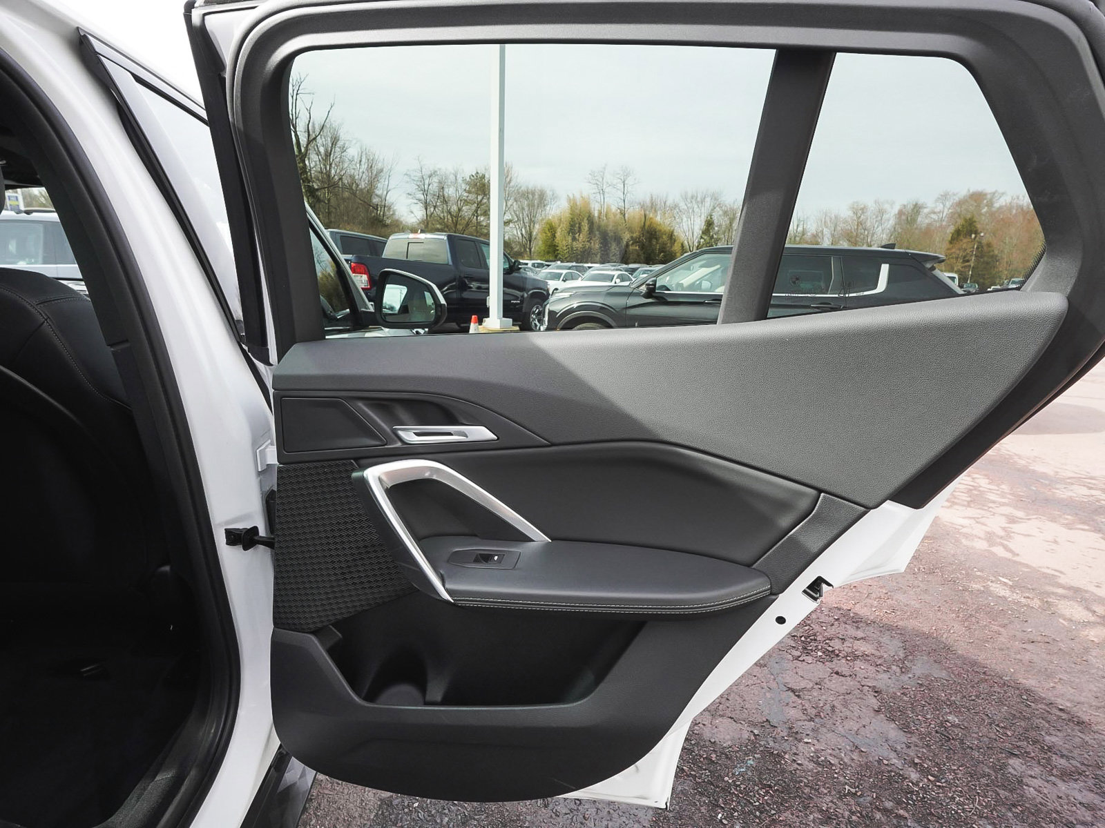 Used 2025 BMW X2 xDrive28i image 10