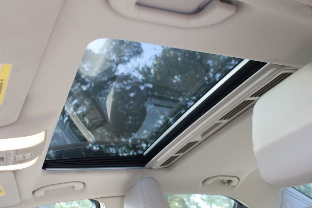 Used 2014 Mercedes-Benz E 350 4dr Sedan E350 RWD image 26