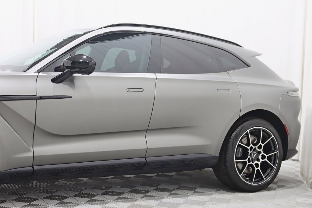 Used 2021 Aston Martin DBX image 4