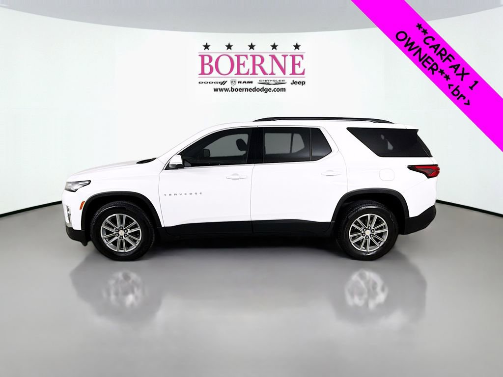 Used 2023 Chevrolet Traverse LT w/ Rear Camera Mirror Package image 4