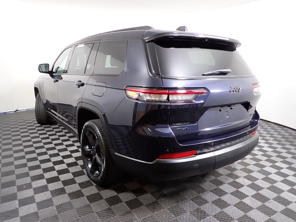 Used 2024 Jeep Grand Cherokee L Limited w/ Black Appearance Package AWD/4WD image 13
