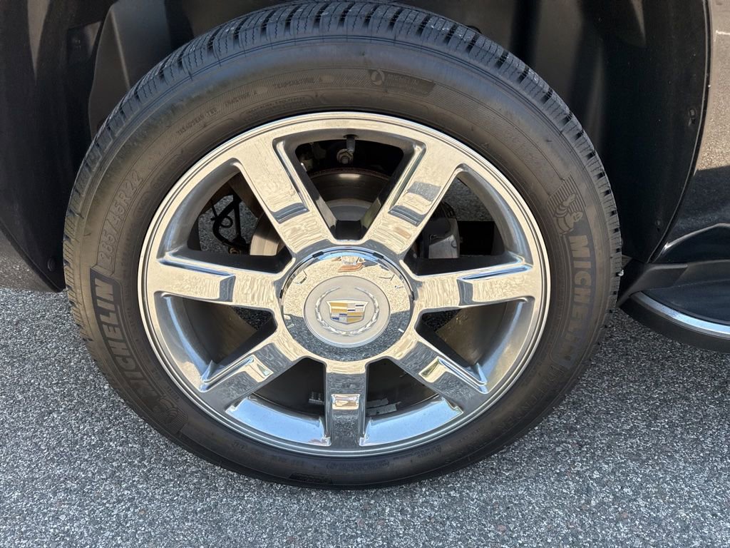 Used 2012 Cadillac Escalade ESV Luxury AWD/4WD image 6