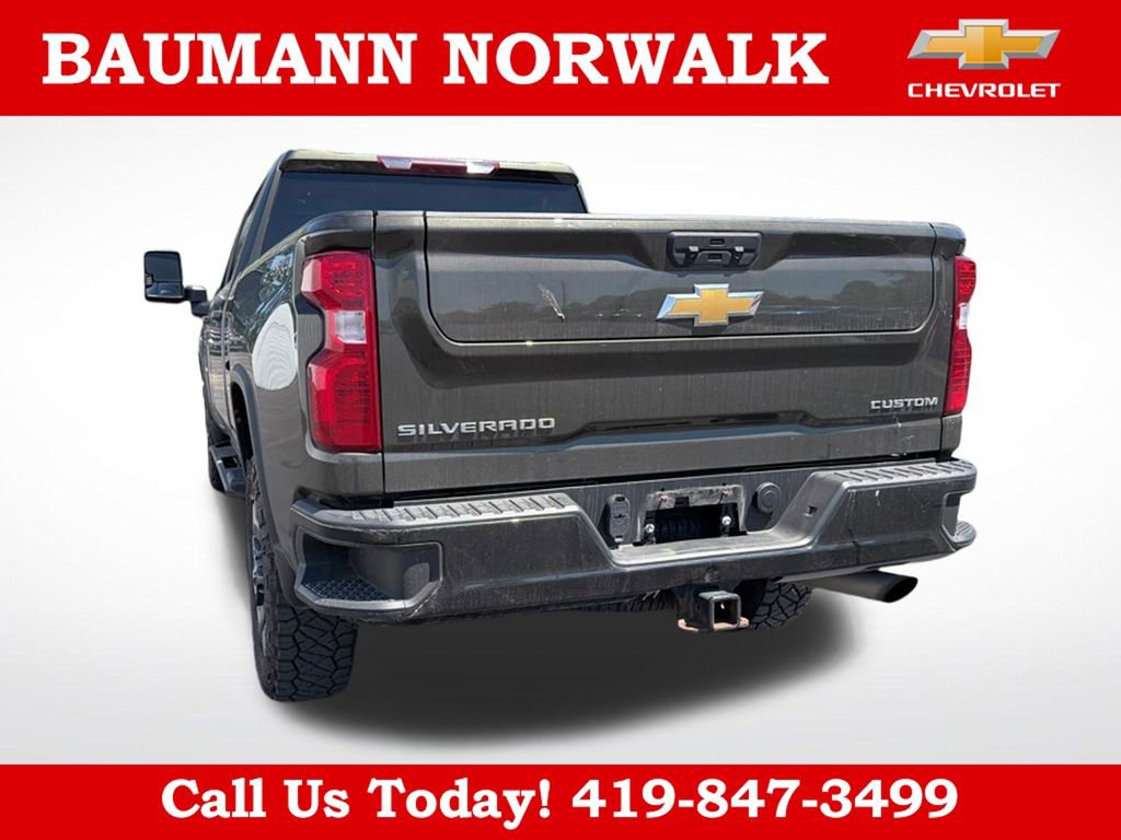 Used 2022 Chevrolet Silverado 2500 Custom w/ Custom Convenience Package AWD/4WD image 10