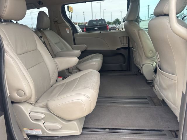 Used 2015 Toyota Sienna LE FWD image 14