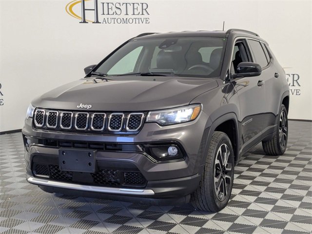 Used 2023 Jeep Compass Limited image 4