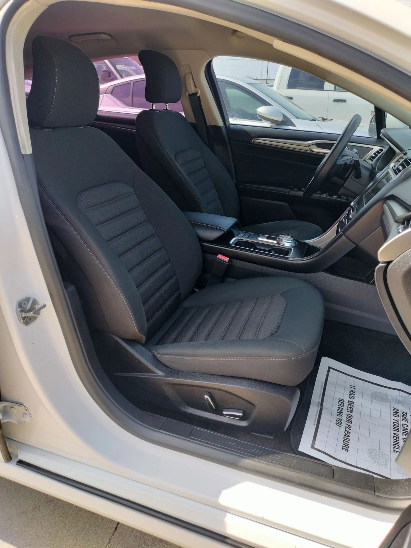 Used 2018 Ford Fusion SE w/ Fusion SE Technology Package image 29