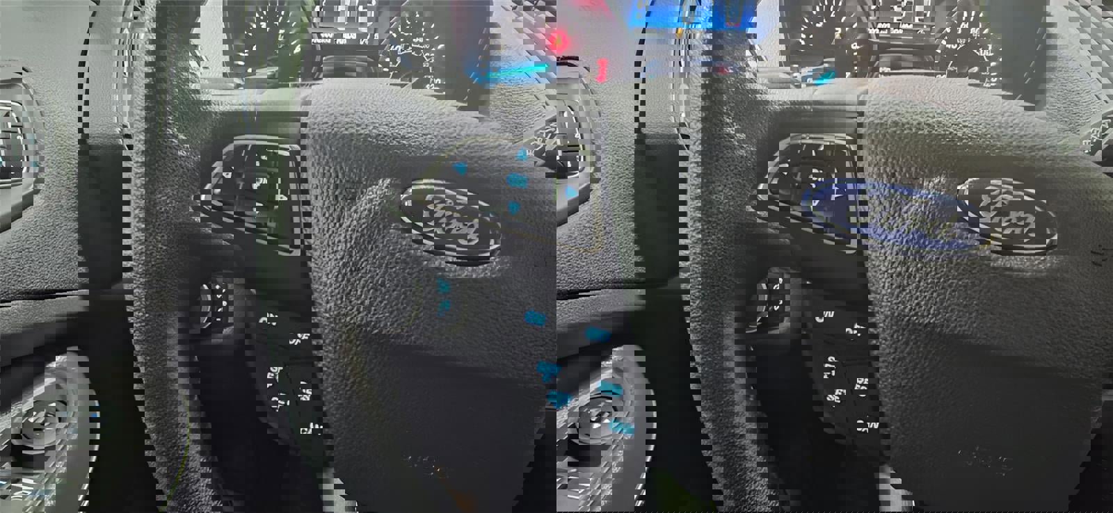 Used 2019 Ford Escape Titanium w/ U9j03 - Titanium Tow Package image 16