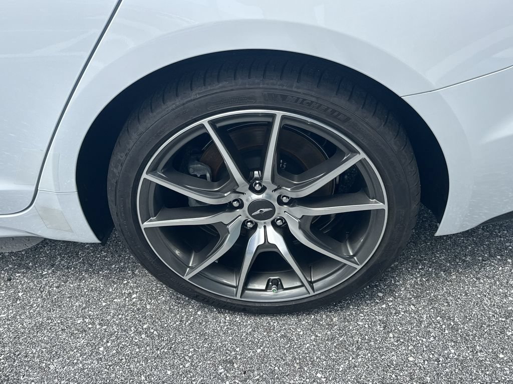 Used 2019 Genesis G70 2.0T Advanced w/ Dynamic Package RWD image 11